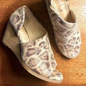 Very G wedged open toe sandals